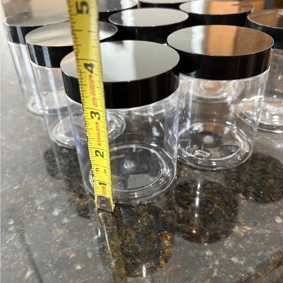 8oz Plastic Jars with Lids, includes 10 jars, new - Picture 2 of 2